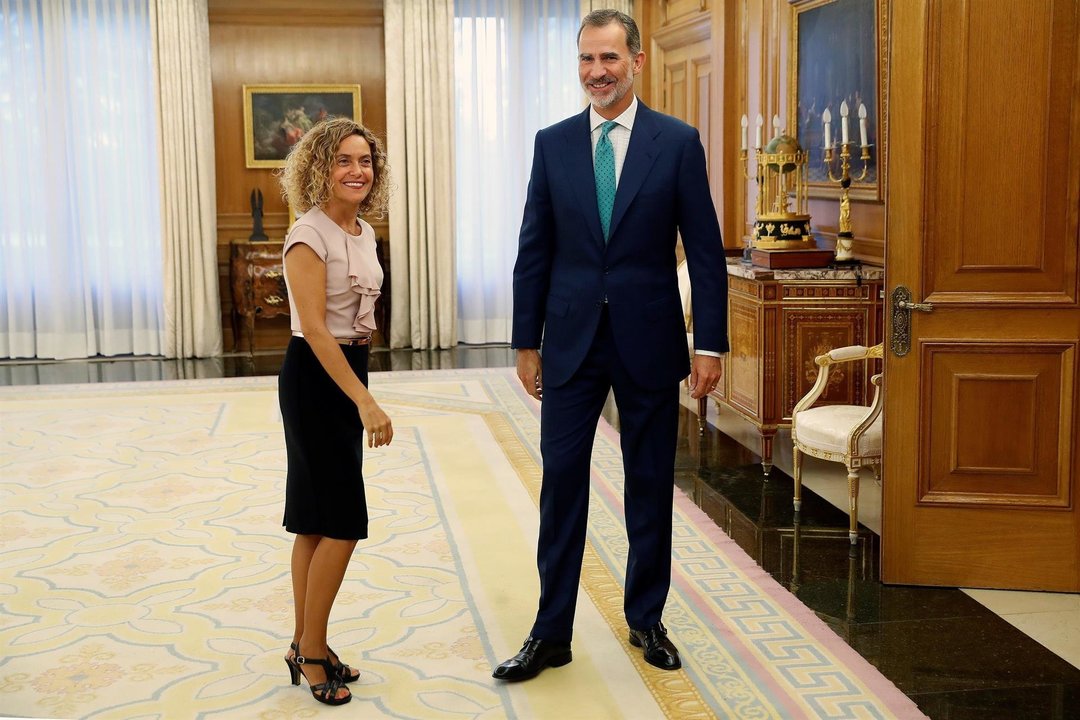 El rey Felipe VI recibe este jueves a la presidenta del Congreso, Meritxell Batet, en el Palacio de la Zarzuela para preparar la ronda de consultas con los partidos políticos con la que saber si hay o no un candidato con apoyos suficientes para la investi