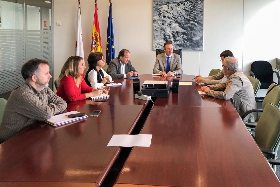 Reunión entre el consejero de Desarrollo Rural,  Ganadería, Pesca, Alimentación y Medio Ambiente, Guillermo Blanco, con los representantes del sindicato CSIF