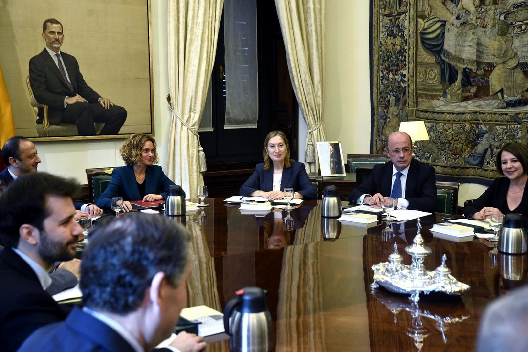 Primera reunión de la Mesa del Congreso de la XIV Legislatura