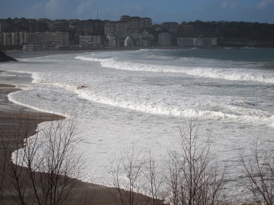 Olas. Oleaje. Mar. Marea. Pleamar. Temporal. Aviso. Alerta. Santander. Cantabria