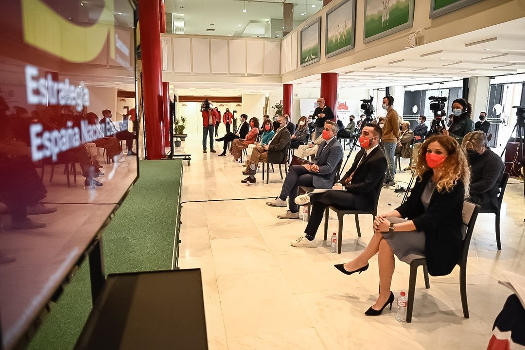 Autoridades de Cantabria en el acto de presentación en Santander de la 'Estrategia España Nación Emprendedora'