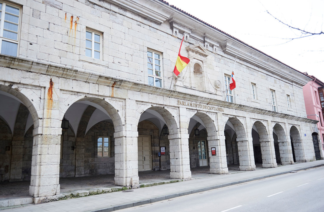 19/12/2019  SANTANDER
Parlamento de Cantabria  

 

FOTO: JUAN MANUEL SERRANO ARCE
