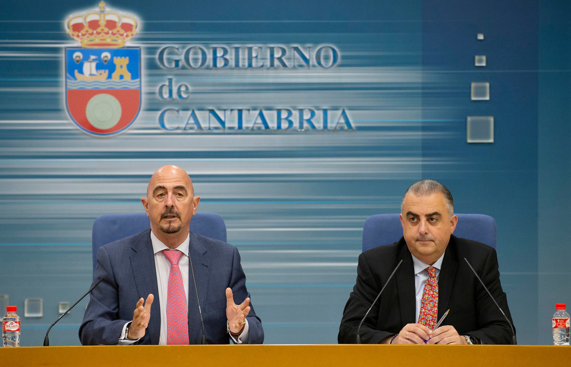 Los consejeros de Fomento, Ordenación del Territorio y Medio Ambiente, Roberto Media, y de Salud, César Pascual, informan, en rueda de prensa, sobre la cobertura asistencial de verano en la Atención Primaria. 
10 JUN 24