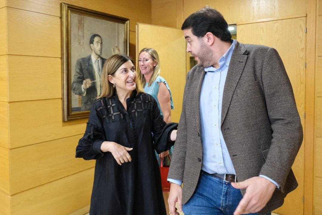 10:30 horas. Gobierno de Cantabria. La presidenta de Cantabria, María José Sáenz de Buruaga, recibe al nuevo presidente de la Asociación de Hostelería de Cantabria. 2 de julio de 2024 © Raúl Lucio