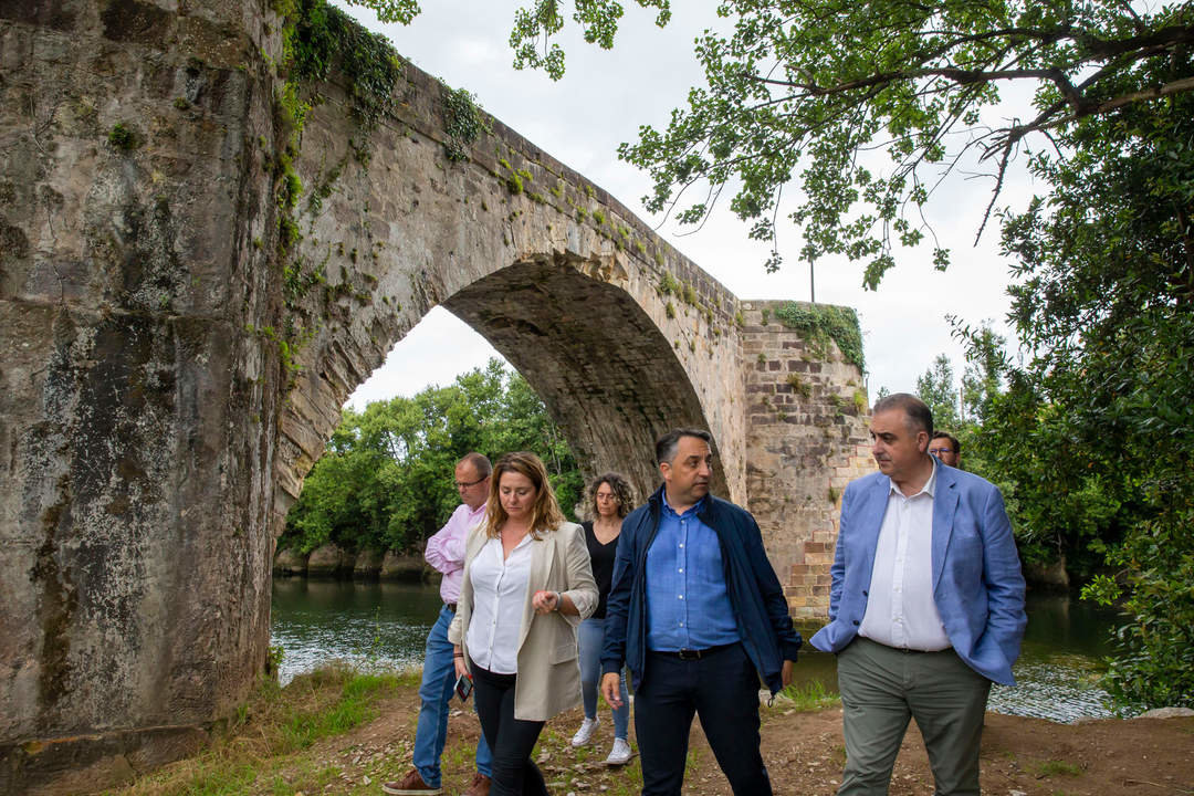 11:30 horas. Oruña, Piélagos. Barrio El Puente, 18 (junto al restaurante La Puentecilla)
El consejero de Fomento, Ordenación del Territorio y Medio Ambiente, Roberto Media, inaugura varias actuaciones de seguridad vial.. 12 JULIO 2024 © Miguel De la Parra