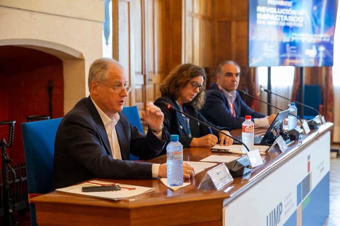 10:00 horas. Hall Real del Palacio de la Magdalena

El consejero de Industria, Empleo, Innovación y Comercio, Eduardo Arasti, inaugura un curso sobre Inteligencia Artificial en la Universidad Internacional Menéndez Pelayo. 
22 JULIO 2024 © Miguel De la Parra