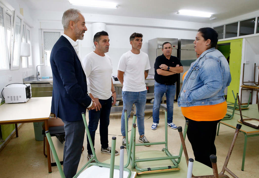 El consejero de Educación, Formación Profesional y Universidades, Sergio Silva, visita el CEIP Francisco de Quevedo y Villegas.
21 AGO 24