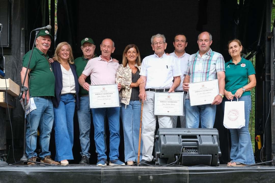 13:00 horas. Ucieda, Ruente. La presidenta de Cantabria, María José Sáenz de Buruaga, asiste a la Fiesta del Cocido. 1 de septiembre de 2024 © Raúl Lucio