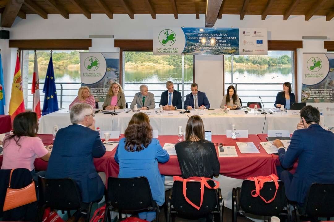 09:30 horas. Casa de Mareas de Arnuero

El consejero de Cultura, Turismo y Deporte, Luis Martínez Abad, inaugura el Seminario ‘Cambios y oportunidades para consolidar un turismo sostenible’ en el Arco Atlántico.